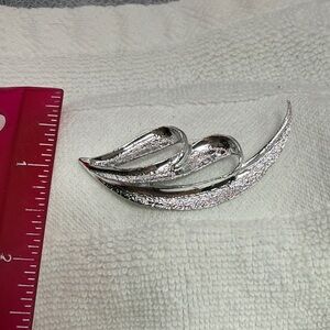 Gerry’s Silver Toned Leaf-Style Brooch